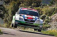 Шчаслівага прызямлення: як скакаць ралійны аўтамабіль-skoda-art-jumping-2-jpg