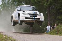 행복 한 상륙: 랠리 자동차 점프 하는 방법-skoda-art-jumping-4-jpg